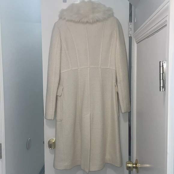 Guess Cream Colored Boucle Wool Double-Breasted Long Coat Faux Fur Shawl Collar - Picture 3 of 12